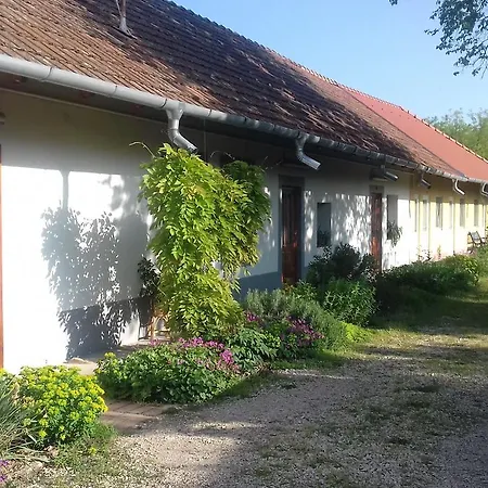 Guest house Rigofuetty Vendeghaz *